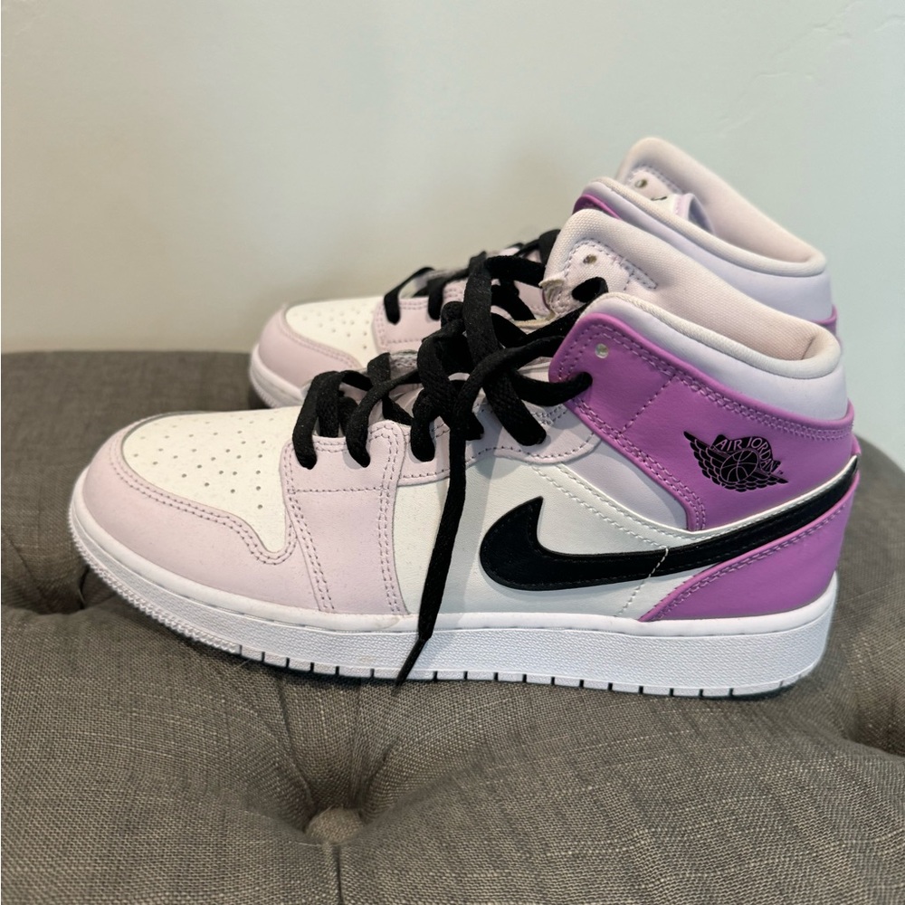 NWOB Big Kids Nike Mid GS ‘Barely Grape”